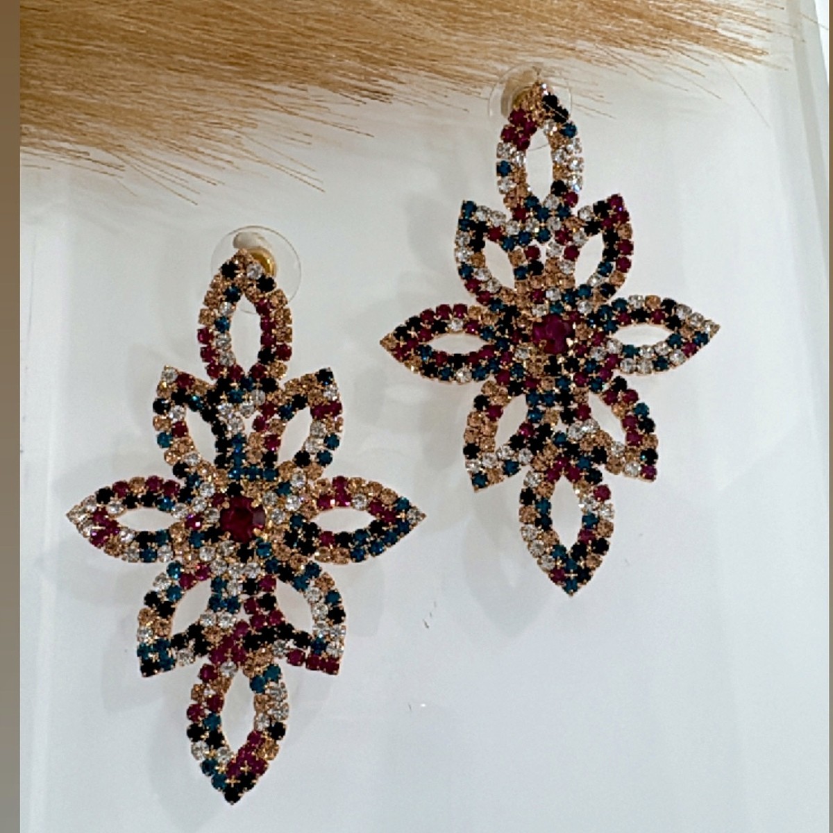 Κρεμαστά Σκουλαρίκια Λουλούδι Με Πολύχρωμα Κρύσταλλα